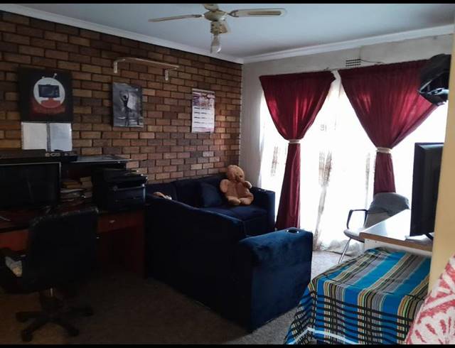 3 BEDROOM TOWNHOUSE FOR SALE IN DALPARK EXT 1